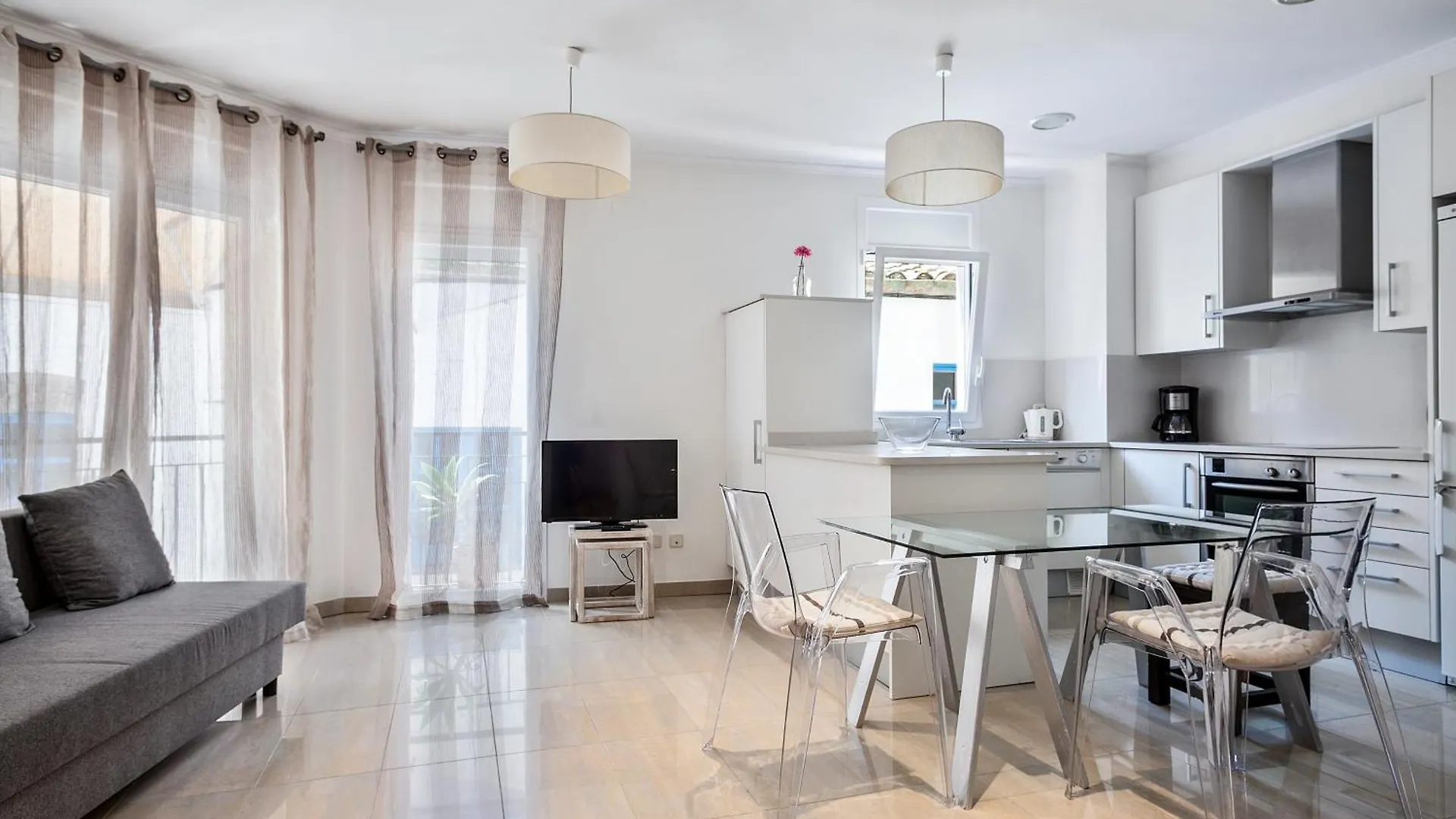 Apartamentos Sonido De Mar Roses Apartment